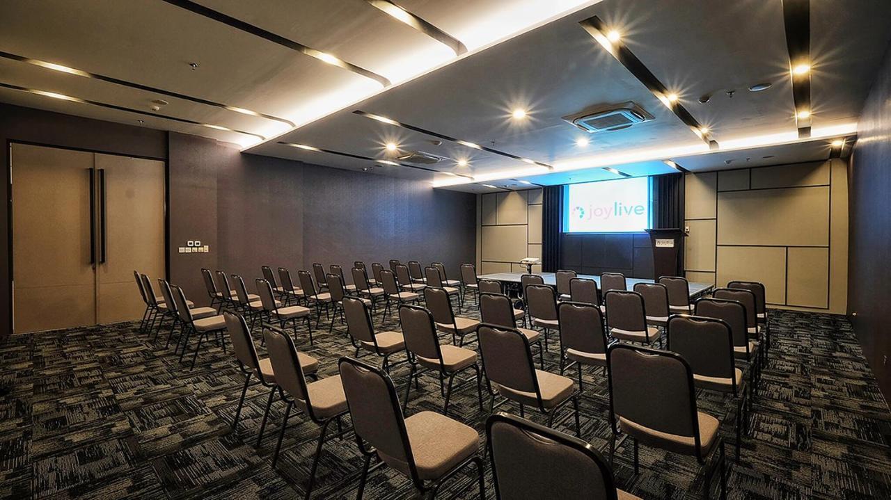 Joylive Bsd City Tangerang Exterior photo
